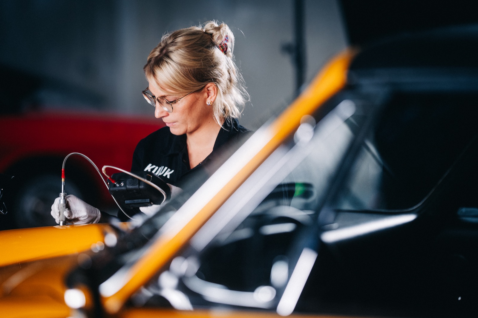 Technische Materialuntersuchung an einem Sammlerfahrzeug